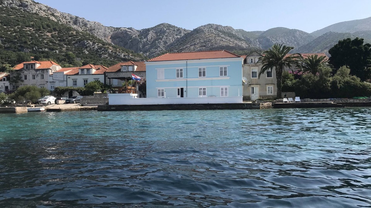 Cove Tri Zala (Zrnovo) Villa | Magnificent Detached Seafront Villa