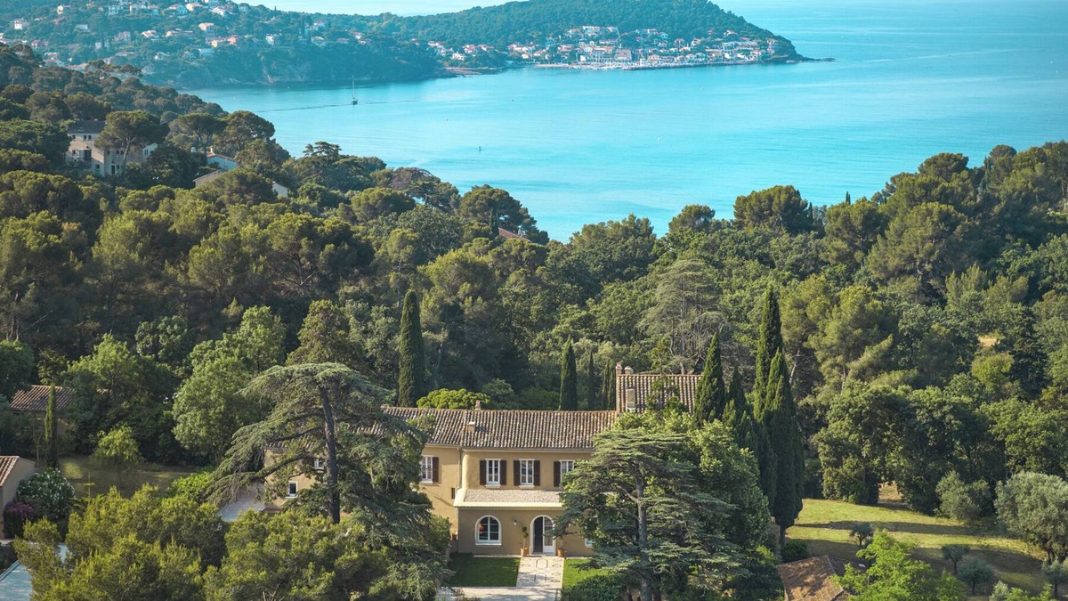 Le Pradet House | Magnificent estate, 11 suites — a unique blend of Provence & the Côte d’Azur