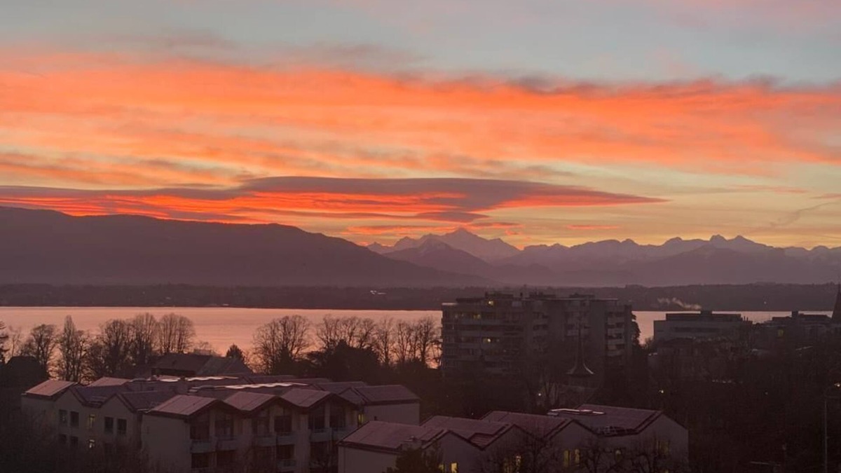 Versoix Apartment | Magnificent family apartment with Montblanc and Lake Leman views