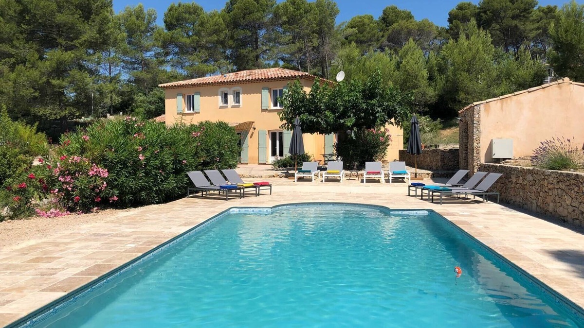 Flayosc Villa | Magnificent family villa with heated pool near village