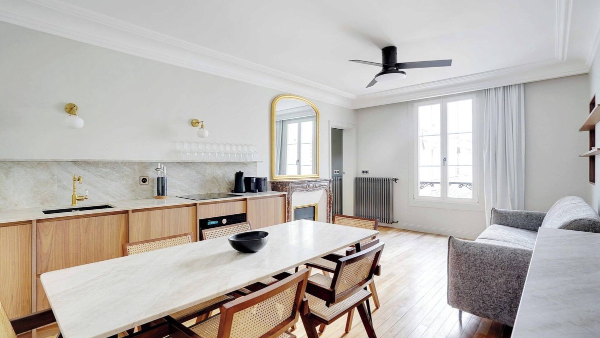 8th Arrondissement Apartment | Magnificent Flat - 2BR/6P - Champs Elysées