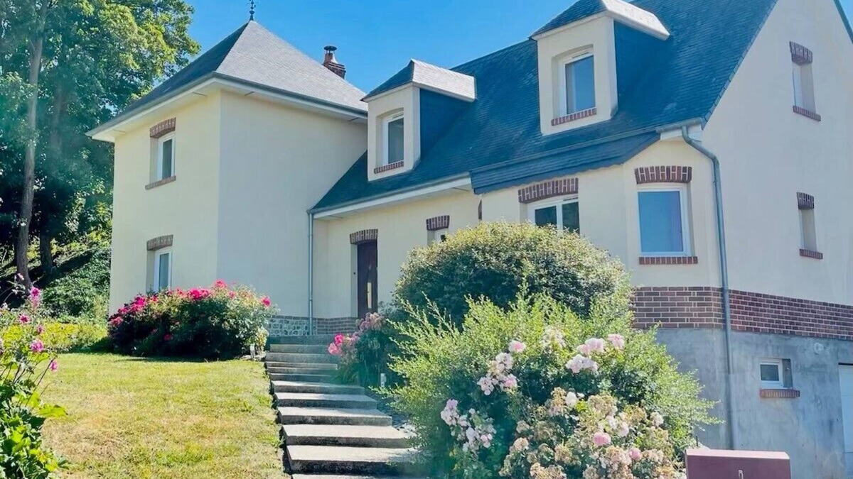Criel-sur-Mer House | Magnificent house with fireplace close to the sea, not overlooked and large garden.