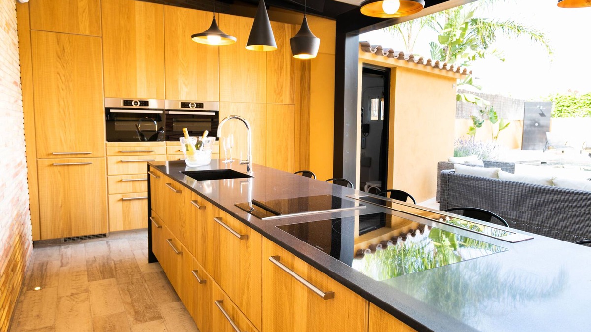 Deltebre Ski Chalet | MAGNIFICENT HOUSE IN THE DELTA DEL EBRO, WITH PRIVATE WIFI, SWIMMING POOL AND PARKING