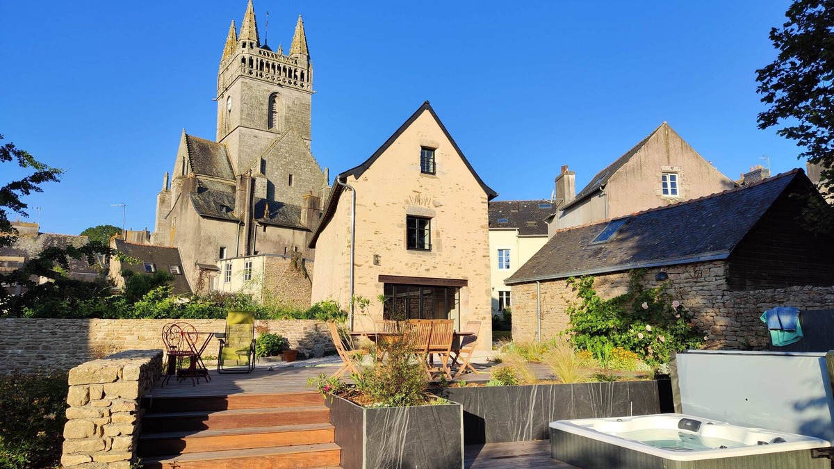 Quimperle House | Magnificent house of character with an amazing park