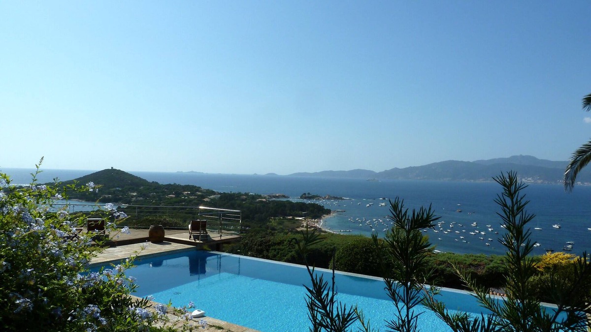 Isolella House | Magnificent luxury villa overlooking the entire Gulf of Ajaccio