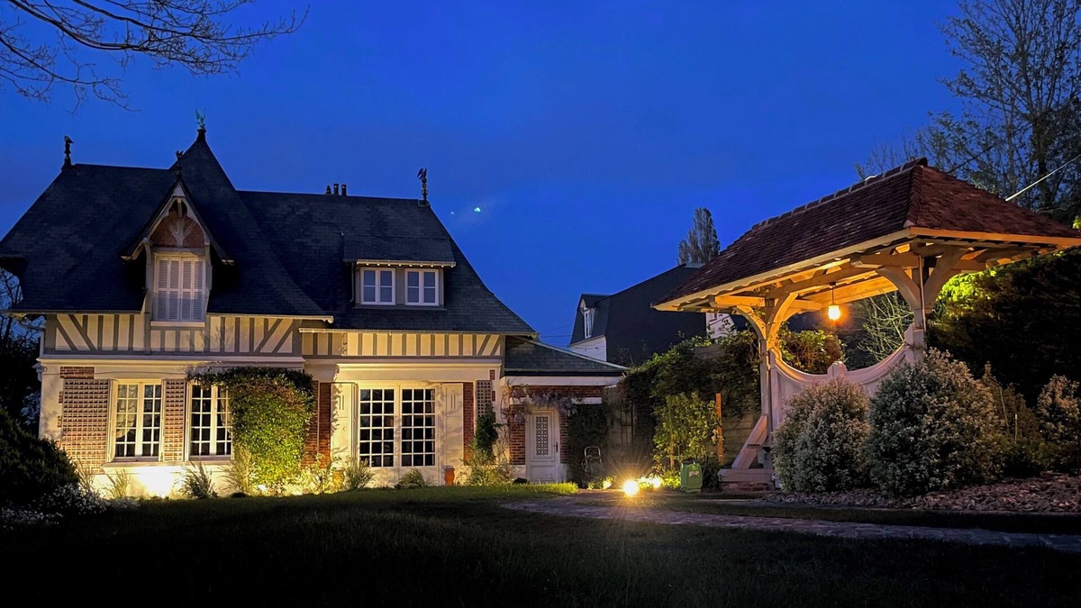 Villerville House | Magnificent Normande 5 min from Deauville! Sea view - Walking distance to the beach - Large garden