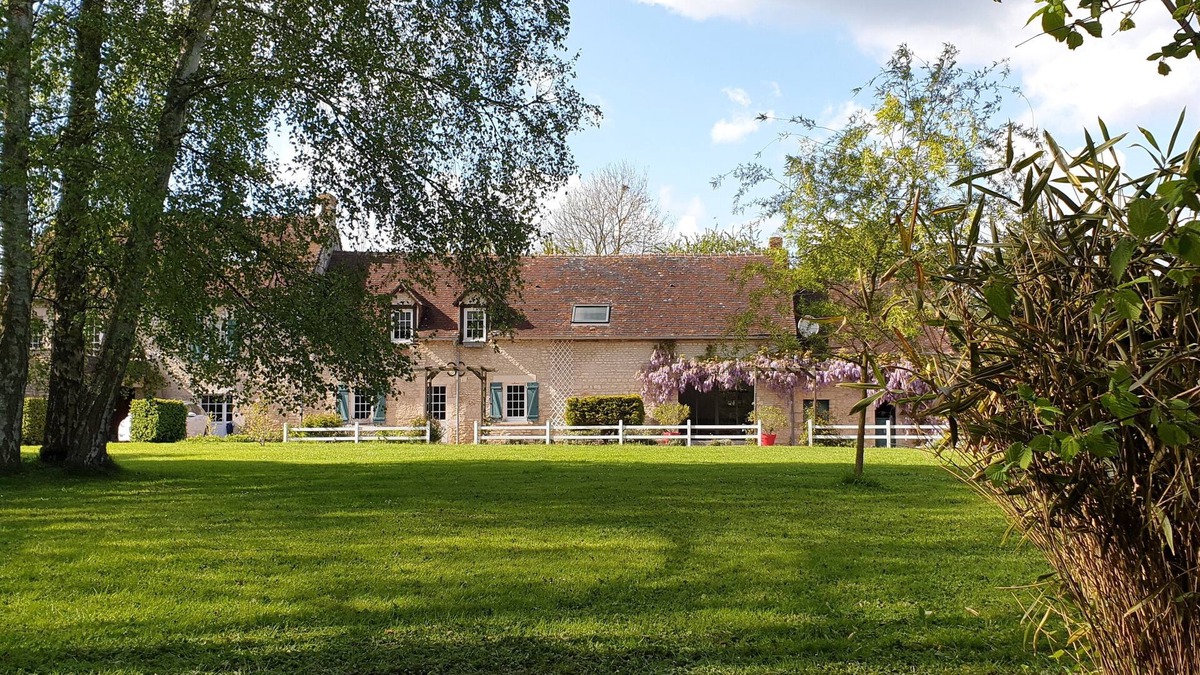 Ri House | Magnificent Normandy farmhouse built in 1816, 2h30 from Paris