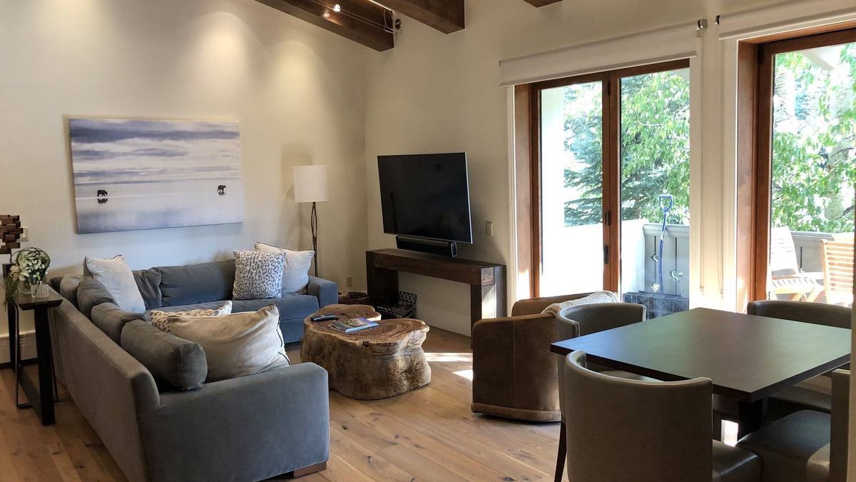 Vail Condo | Magnificent Pent House 4bd 4ba pool and Hot tub In vail Village. Lic#008001