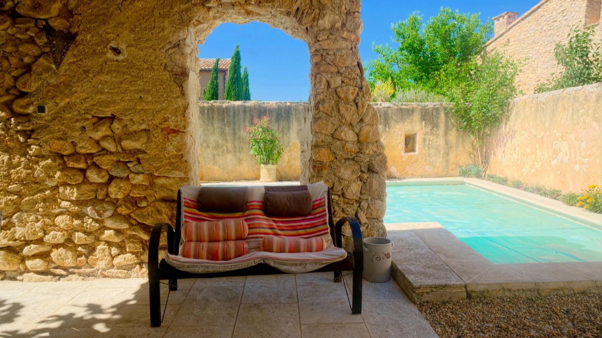 Rustrel House | Magnificent Provencal farmhouse for 10 people with swimming pool