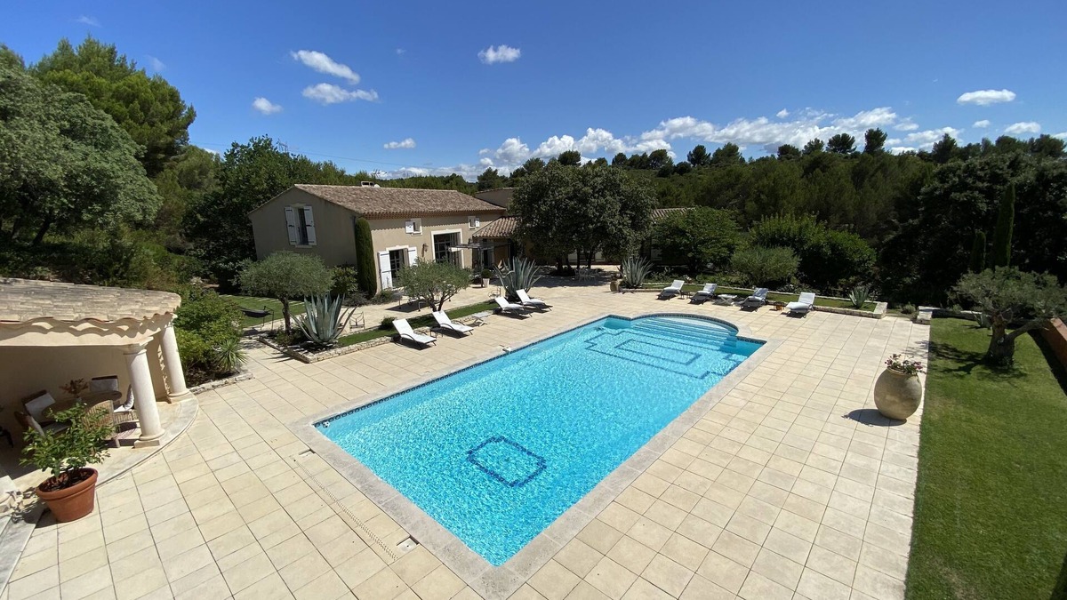 Aurons Villa | Magnificent Provencal villa of 300 m2 air-conditioned with large south-facing swimming pool