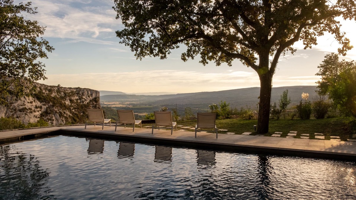 Lioux House | Magnificent renovated mas, comfort and exceptional views in the heart of the Luberon