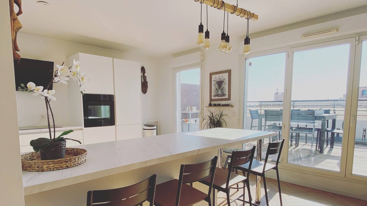 Les Chutes Lavie Apartment | Magnificent Roof-Top apartment with sea view and 2 parking spaces.