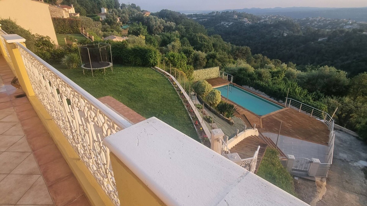 Aspremont House | MAGNIFICENT SEA VIEW VILLA WITH PRIVATE SALT POOL