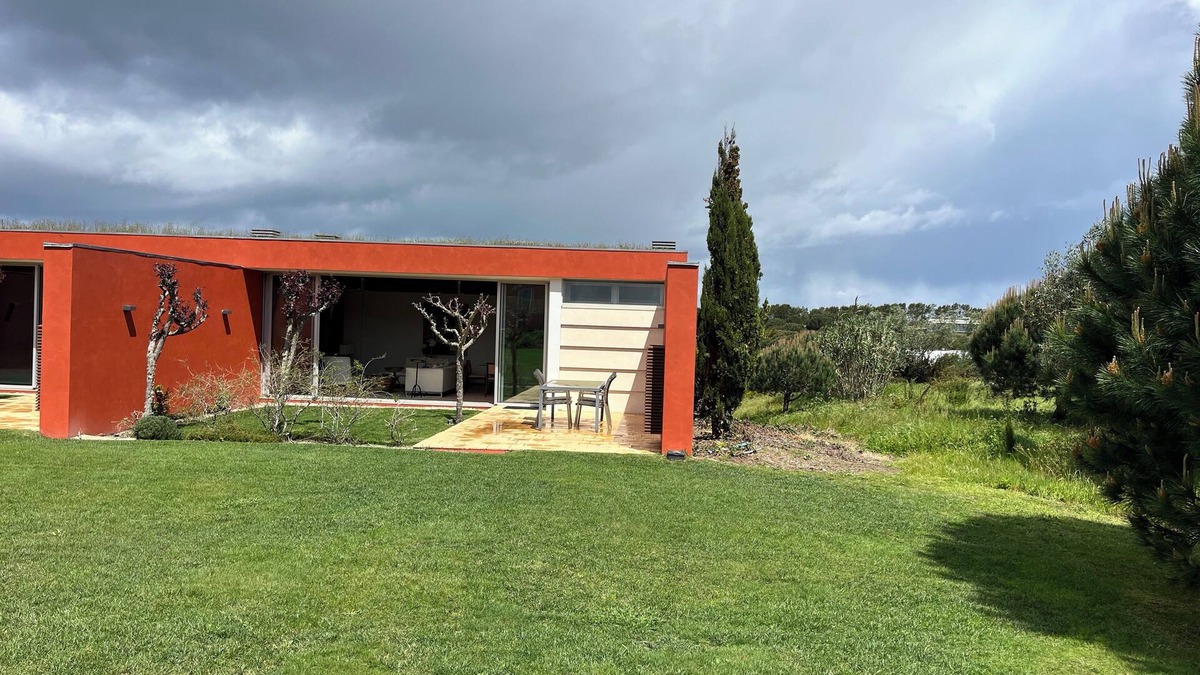 Vau House | Magnificent townhouse, with swimming pool in a resort with golf course.