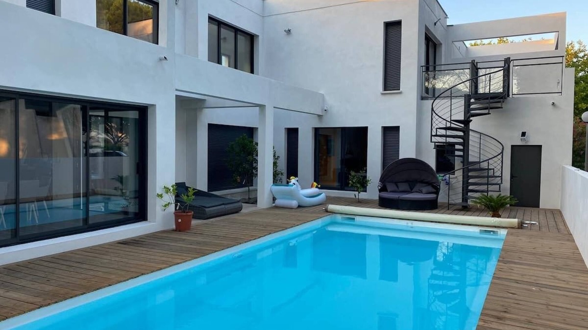 Le Grand Travers House | Magnificent villa with private pool and jacuzzi 100 m from the beach