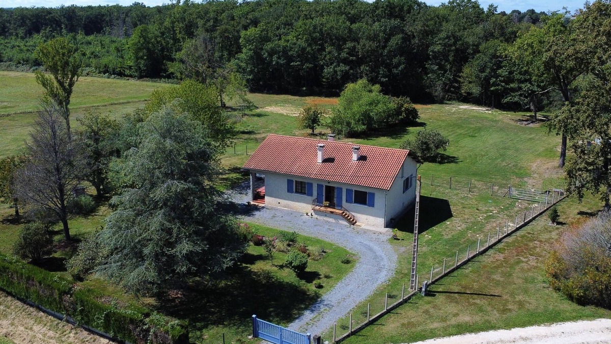 Tournous-Devant Villa | Magnificent villa with fireplace