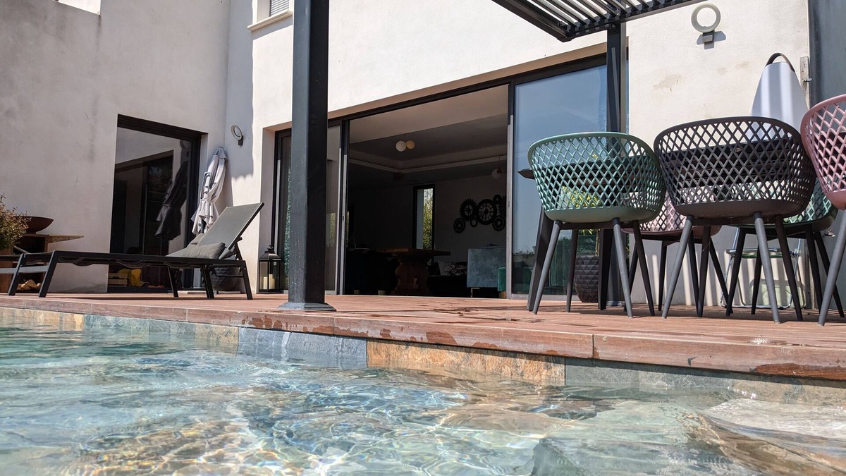 Cournonsec Villa | Magnificent Villa 10min from the sea