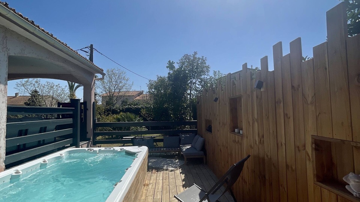 Ghisonaccia Villa | Magnificent villa for 2 to 8 people with private pool - close to the sea