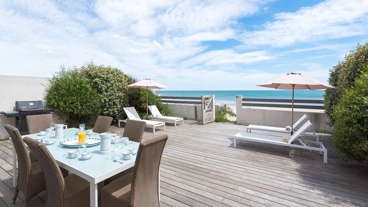 Carnon-Plage Apartment | Magnificent villa on the sand, comfortable and spacious