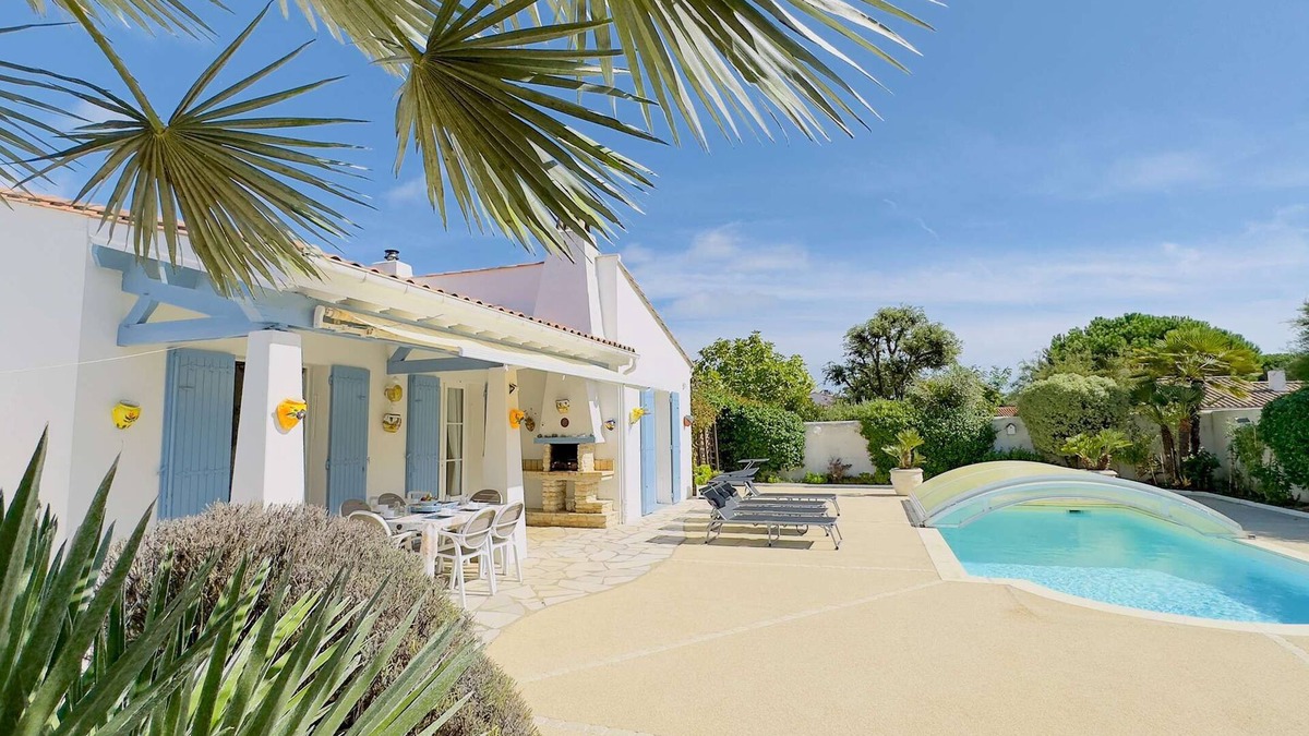 Ars-en-Re House | Magnificent villa with pool, garden and parking