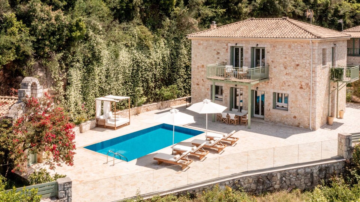Spartochori Villa | Magnificent villa with pool, stunning seaviews, walk to beach, wifi