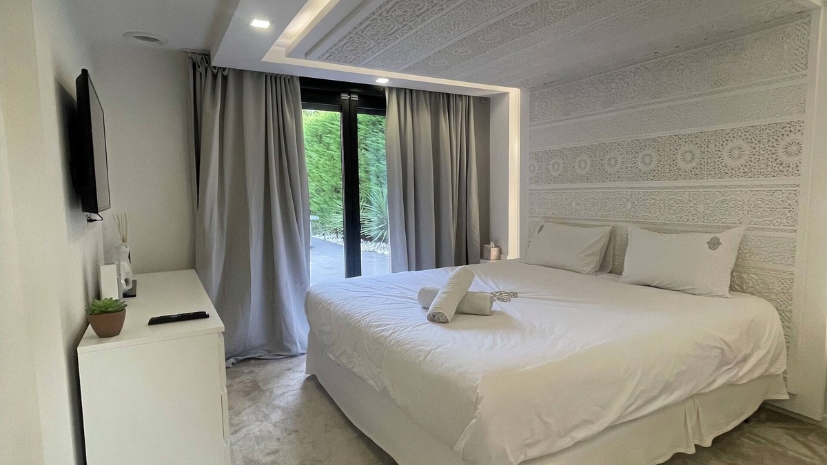 Etiolles Villa | Magnificent villa with swimming pool 35 minutes from Paris