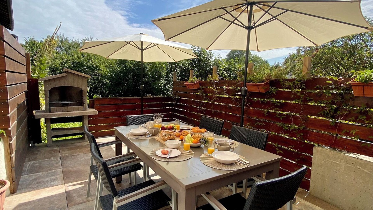 Saillenard House | Magnificent village house