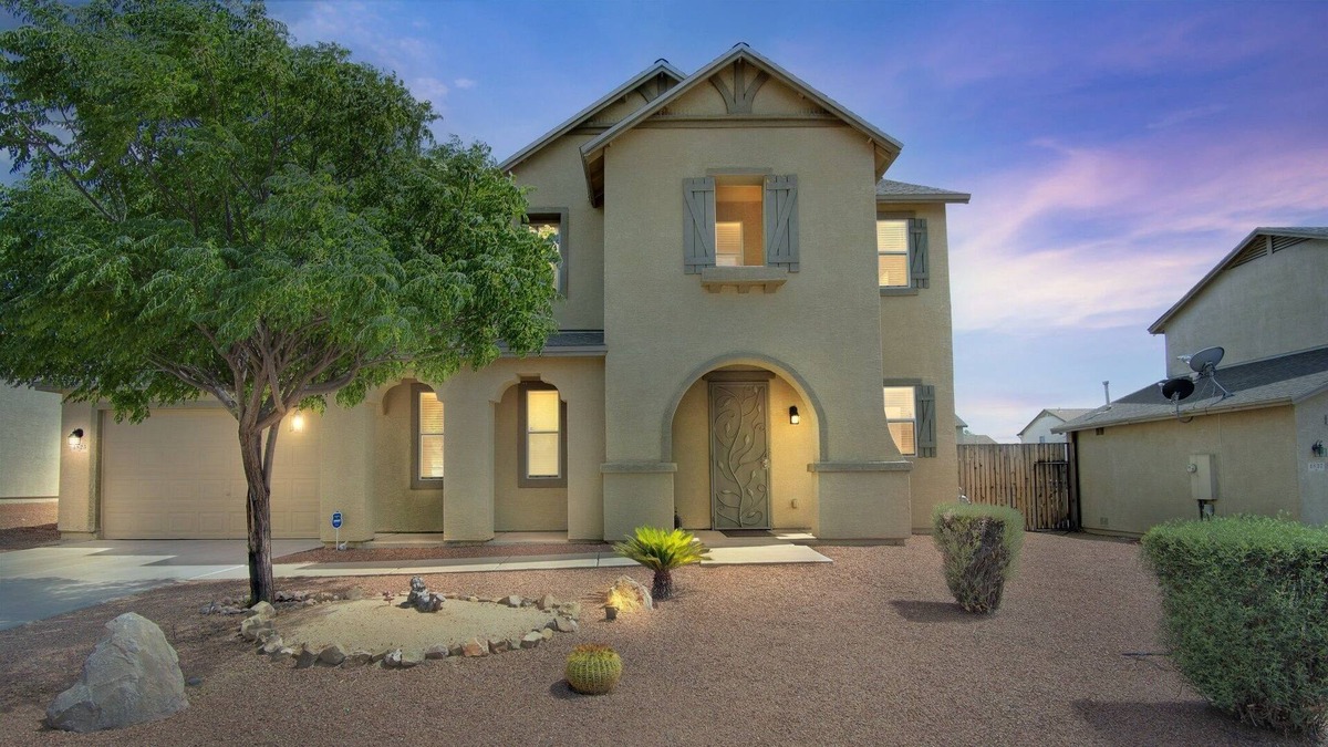 Drexel Heights House | Magnificent Whole House At Tucson Mtn Village Sleeps 8 4 Bedroom Home by Redawning