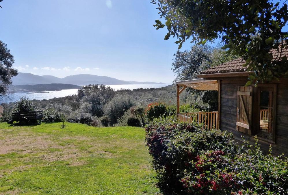 Vetricella Ski Chalet | Magnifique chalet vue mer, a quelques minutes des plages