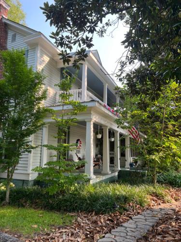 Clover Bed & Breakfast | Magnolia House & Gardens B&B