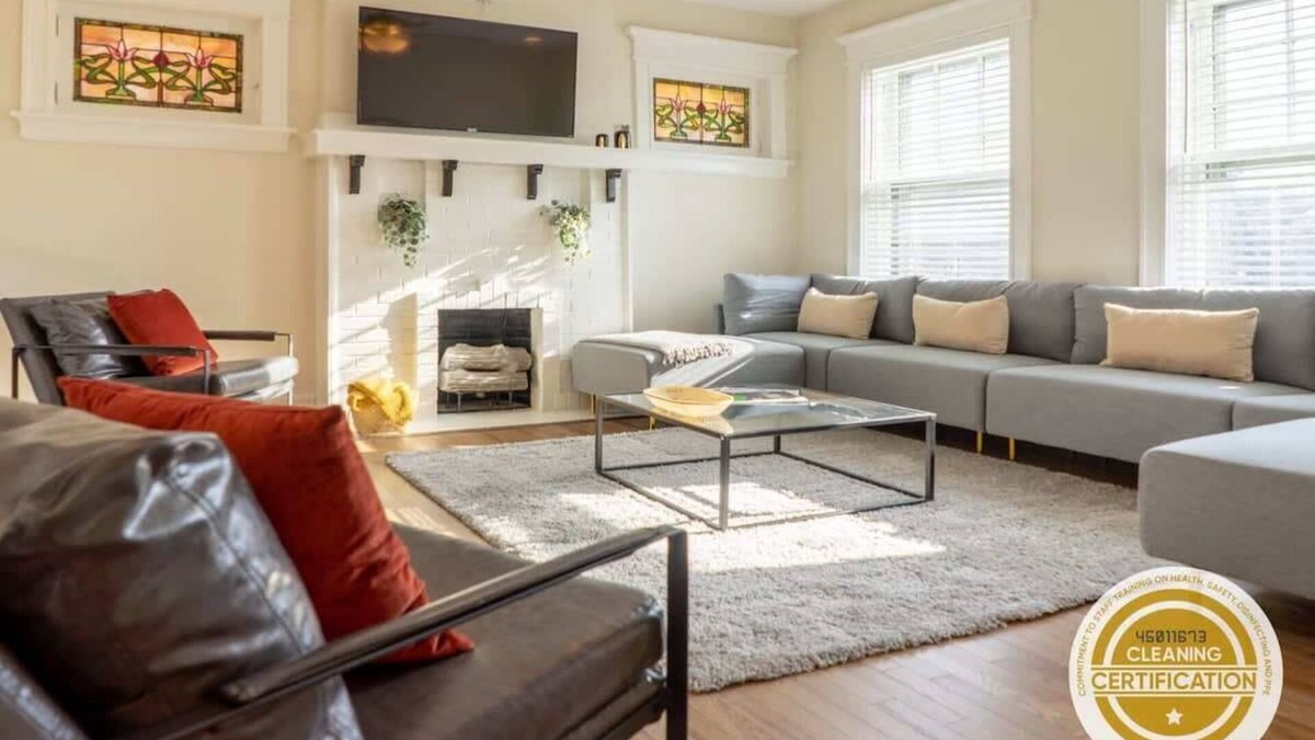 Shaw House | Magnolia on the Park | Spacious 4BR /ABODEbucks