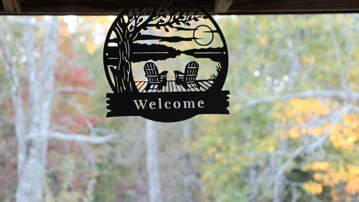 Pottersville House | Magnolia Retreat-an inviting country Missouri Ozarks home in a private setting