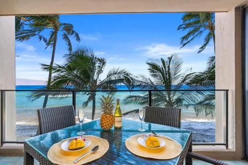 Honokowai House | Mahana 307 · MA 307 OceanFront Condo w Pool AC