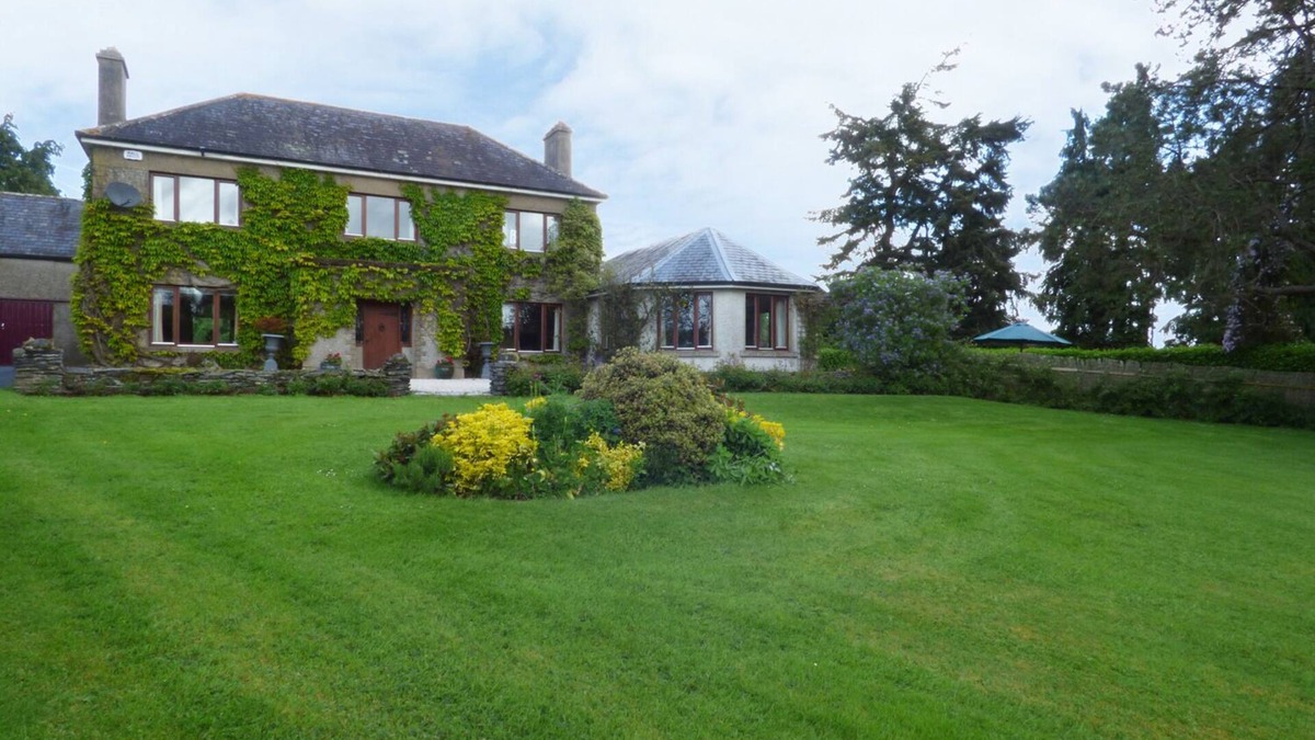 Ninemilehouse House | MAIFIELD, pet friendly in Carrick-On-Suir, County Tipperary