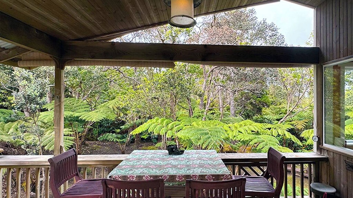 Volcano House | Maile Treehouse in Volcano, Hawaii is "Magical!"
