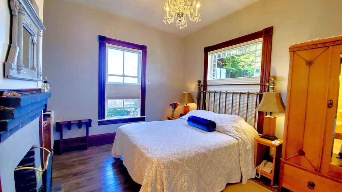 Moss Landing Hotel | Main Floor - Historic House - Double Shower - Fireplace