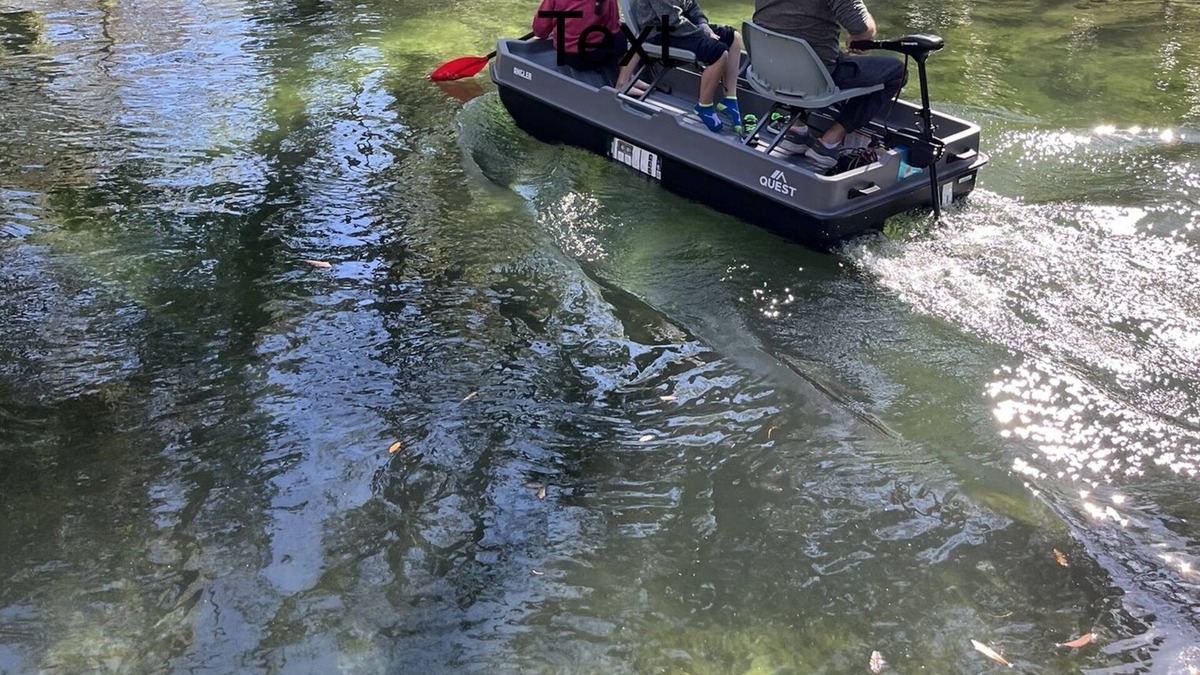 Weeki Wachee Gardens Villa | Main river home: Jon boat with trolling motor and hot tub!