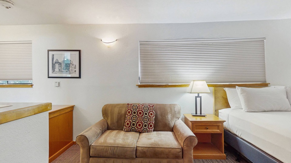 West End Cabin | Main St room - pool & hot tub - walk to lifts, dog-friendly, 3rd floor balcony