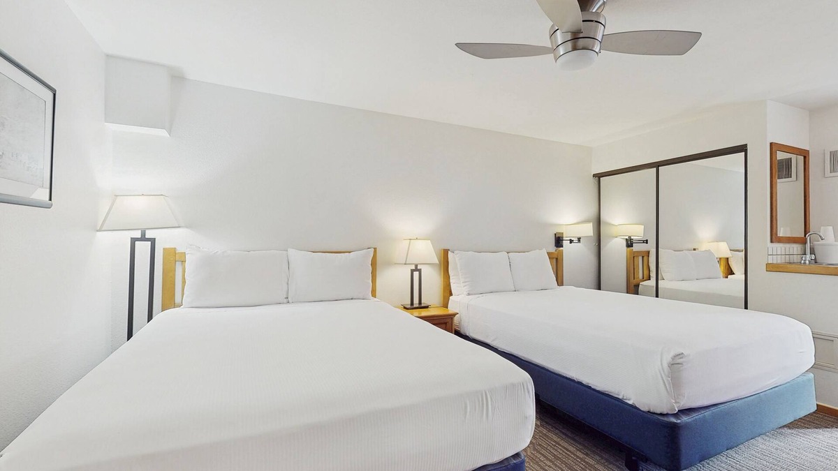 West End Cabin | Main Street gem - pool & hot tub - walk to lifts, dog-friendly, balcony