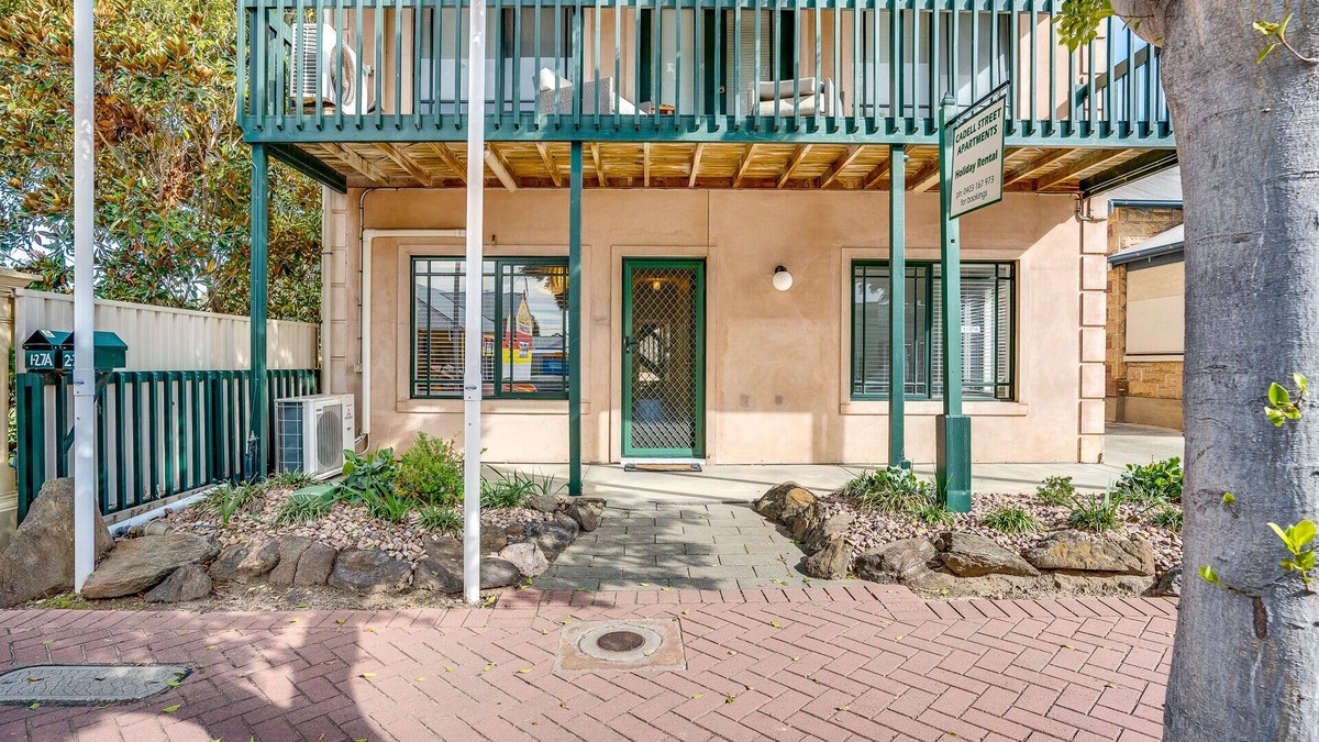 Goolwa Apartment | Main Street of Goolwa - WIFI, Smart TV, Linen included