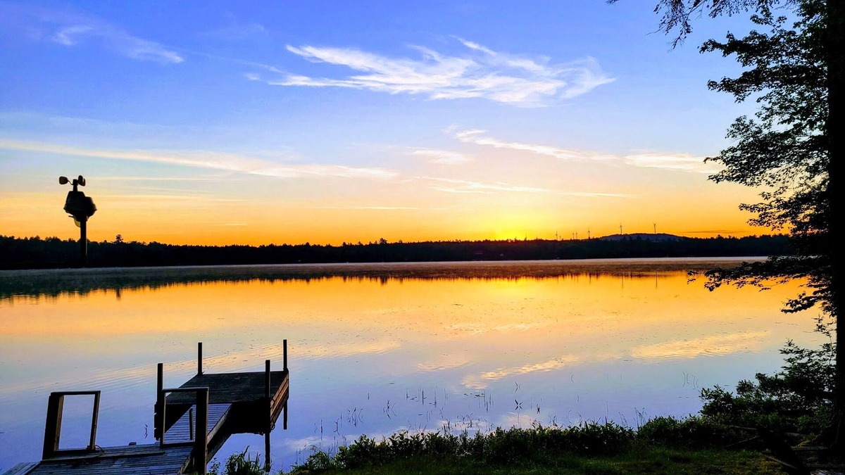 Lincoln House | Maine "Kottage" just feet from the water, perfect for your 4-Season Adventure!