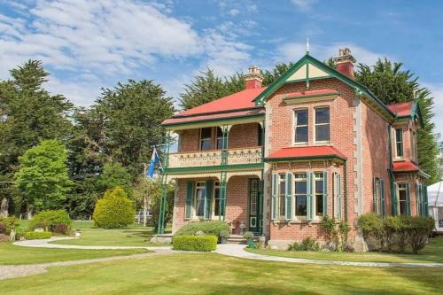 Conical Hill Bed & Breakfast | Mainholm