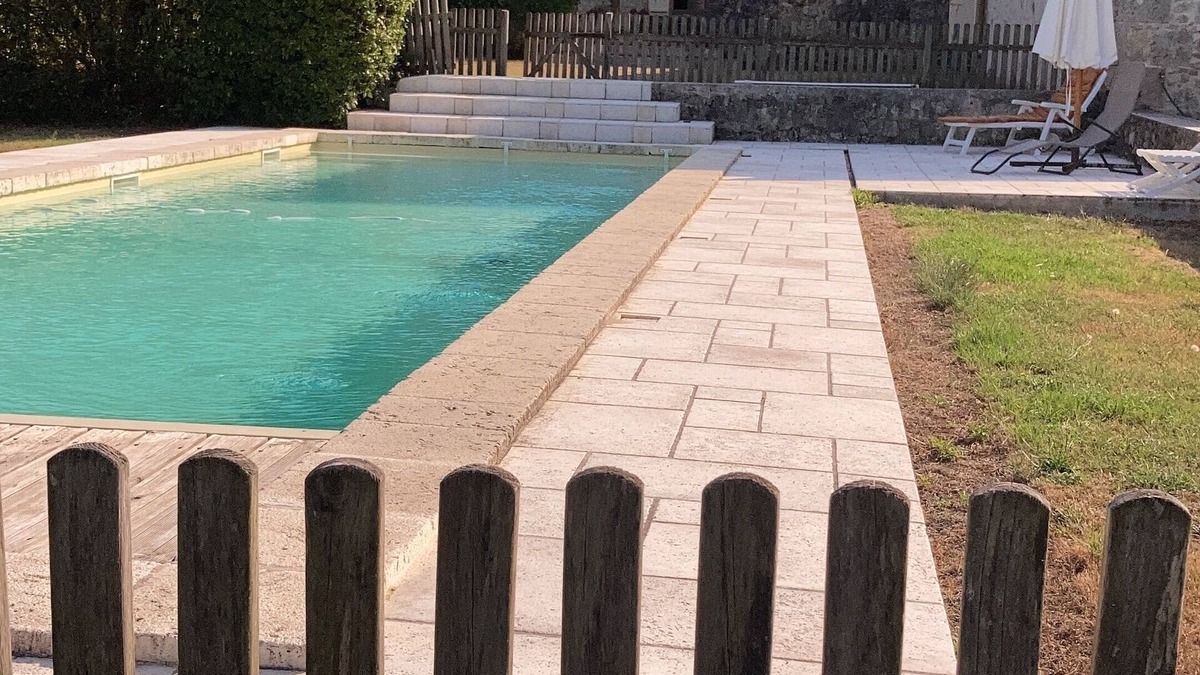 Lamothe-Montravel House | Maison de Campagne Familiale du 16ème Avec Piscine Proche de Saint Emilion