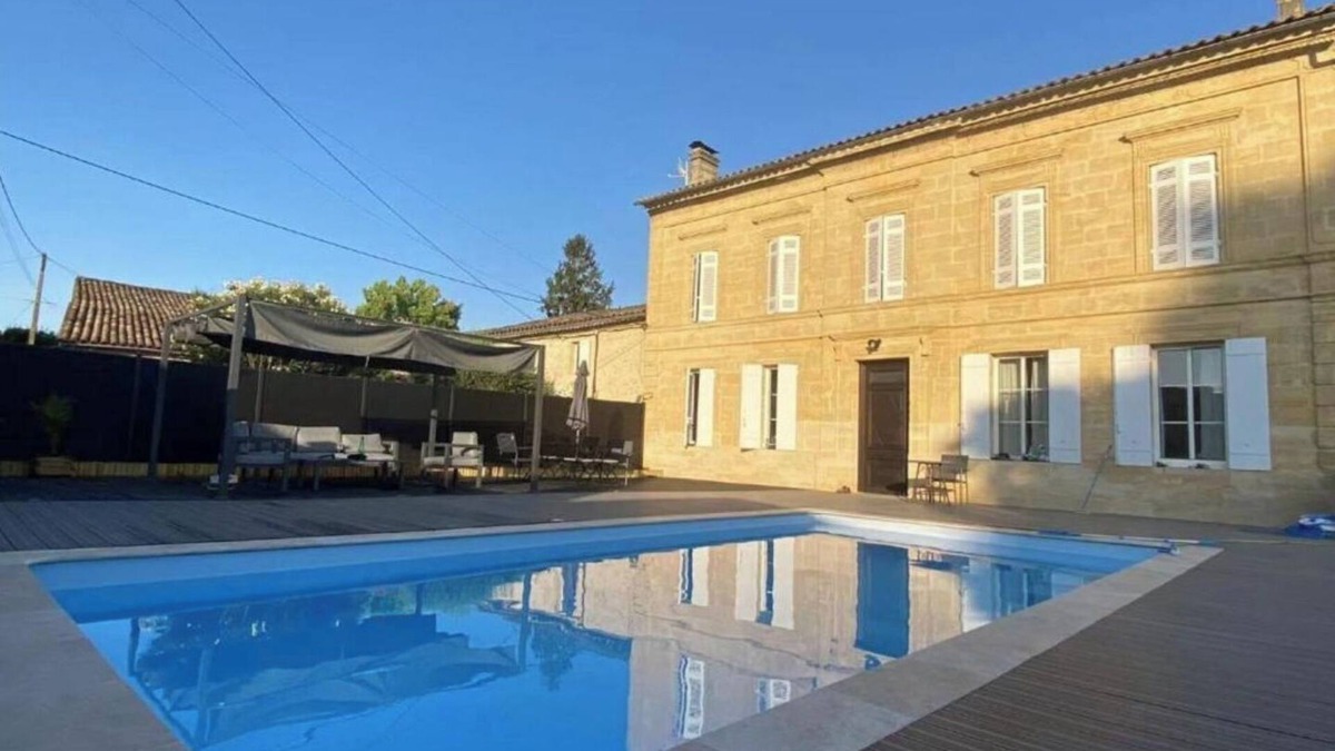 Saint-Philippe-dAiguille House | Maison de Maître Gironde built in 1896 and fully restored