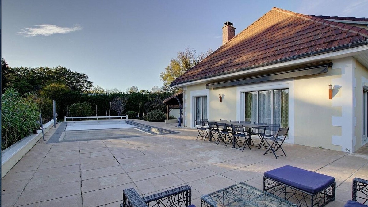 Montagnat Villa | Maison Élégante Tout Confort Avec Piscine et Sauna