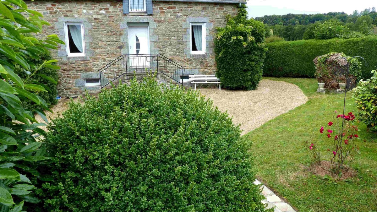 Plouguenast House | Maison 3 Chambres 6/7 Entre Terre et mer