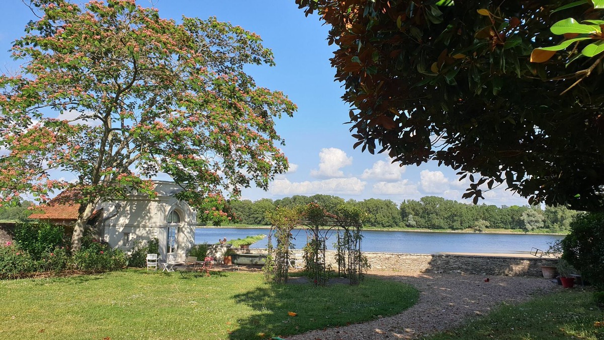 Bouchemaine House | Maison 6 Personnes Dans un Jardin en Bord de Loire Dans le Village de La Pointe