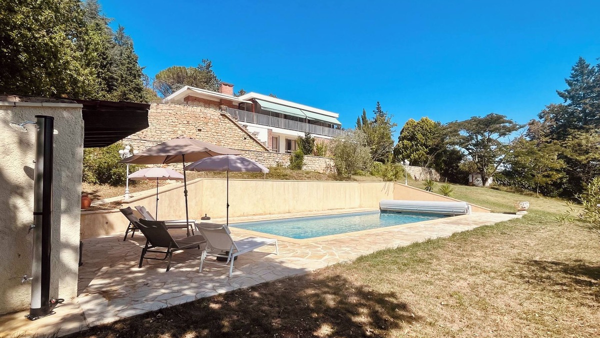 Puy-l'Eveque Villa | Maison Architecte Située sur les Hauteurs D'un Charmant Village Médiéval du LOT