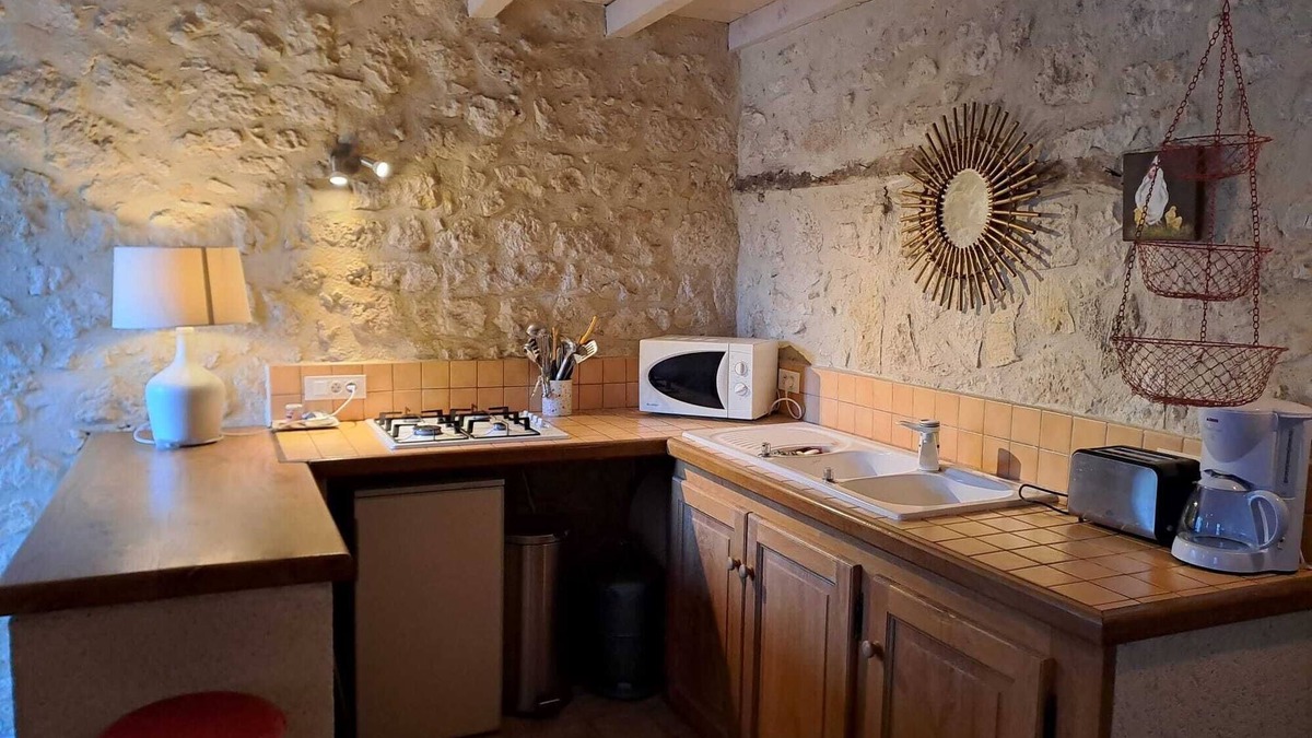 Larressingle House | Maison au Cœur d un Village