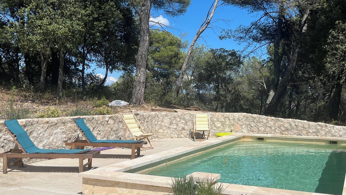 Grambois House | Maison au Calme au Pied du Luberon Sud Avec Piscine Animaux Acceptés